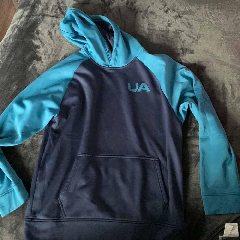 Under armor hoodie. Missing the strings. Size medium